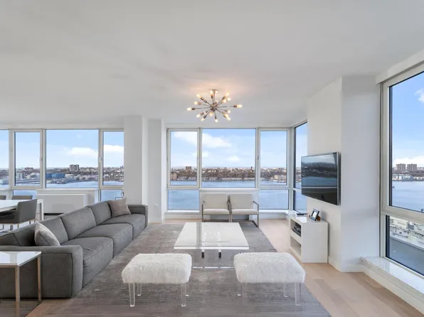 635 West 42nd Street image 2 of 47