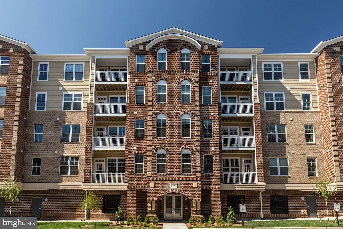 Building Photo - 13740 Endeavour Dr #403