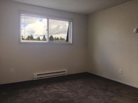 5th image of 11540 Pinehurst Way NE APT 107