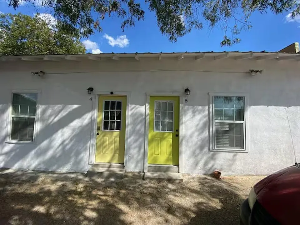 1407 Leal St #5