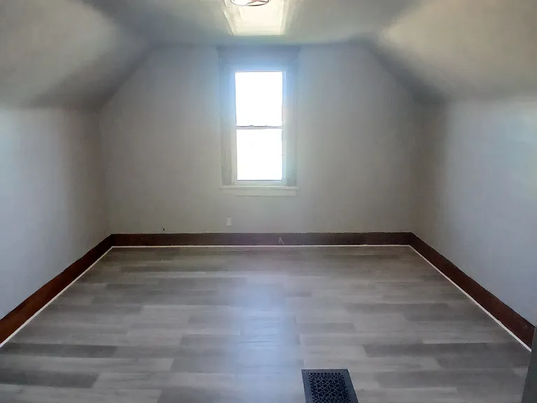 83 Franklin St #2 — Photo 6
