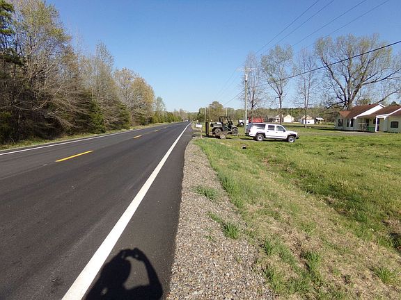 3rd image of 418 Highway 286 E