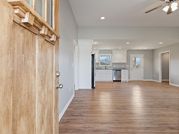 5th image of 77 Dukes Park Rd