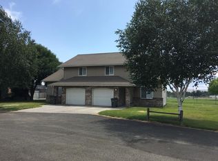 112 Fletcher Ln, Zillah, WA 98953