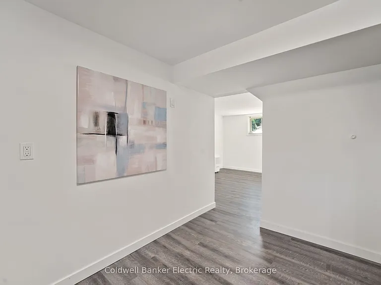 8B Pottinger St — Photo 36