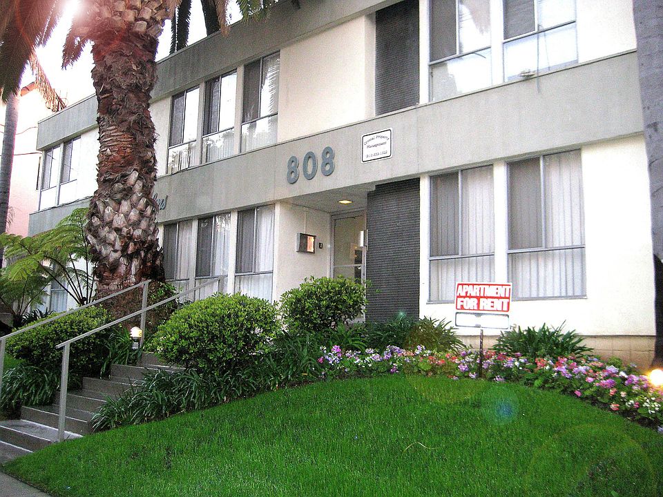2nd image of 808 Glenway Dr APT 12