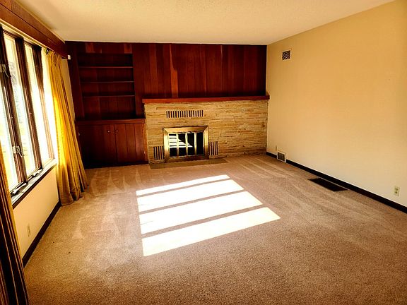 4th image of 301 N California Ave