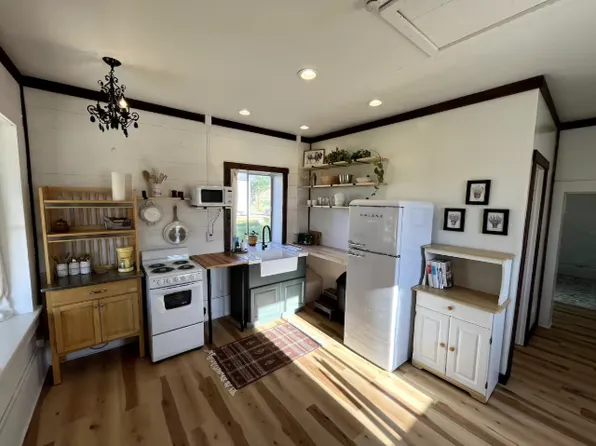 137 Glendenning Rd, Fort Jones, CA 96032