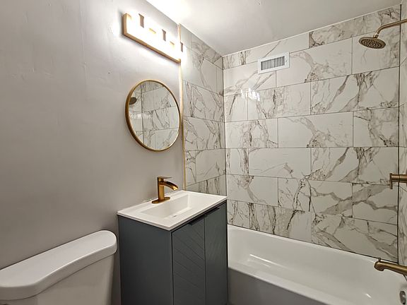 5th image of 7108 Oxford Ave #58