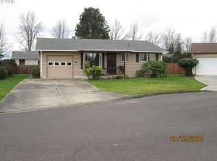 2270 Country Club Ter, Woodburn, OR