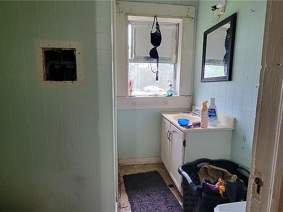 5th image of 318 Mary Hill Rd