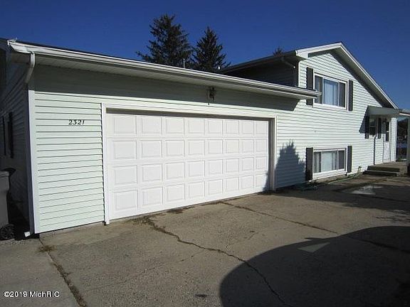 2nd image of 2321 Cathedral Ln