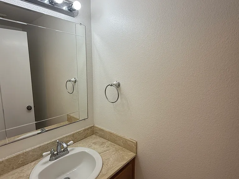 7325 Rock Canyon Dr — Photo 18