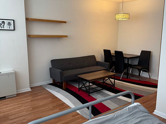 4th image of 522 21st St NW APT 206