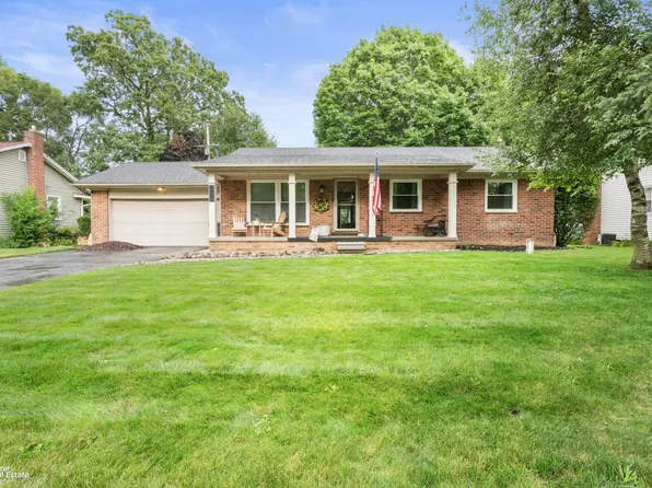 4461 Old Carriage Rd, Flint, MI 48507