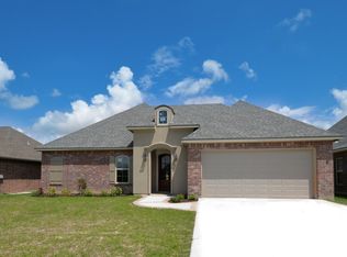 311 Oak Hl, Youngsville, LA 70592