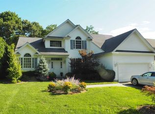 1 Ladder Ct, Huntington, NY 11743