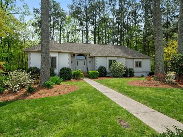 115 Pitchkettle Point Cir, Suffolk, VA 23434