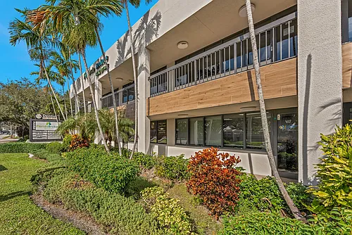3595 Sheridan St #210 Photo 1