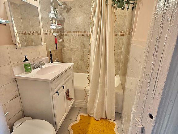 5th image of 93 Halsey St APT B3