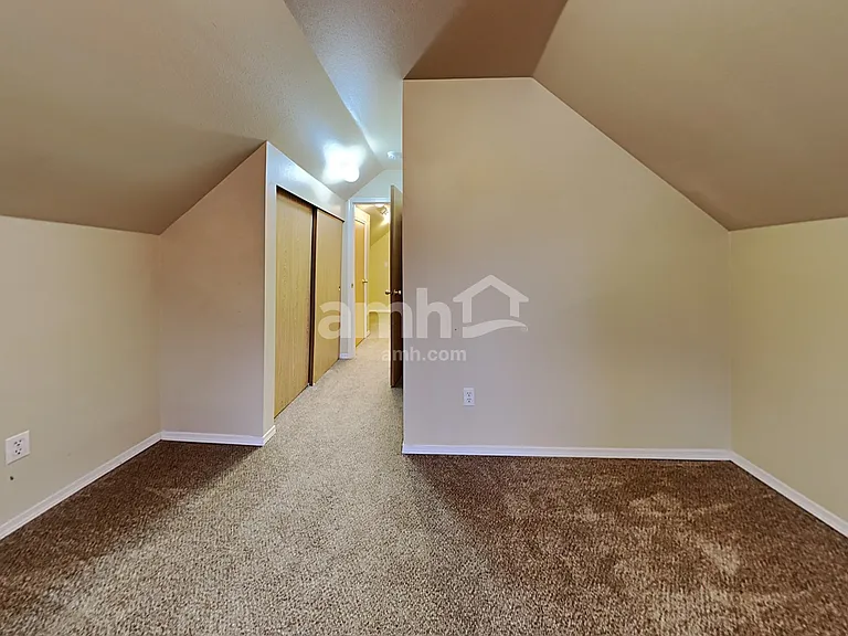 2709 9th St SE — Photo 18