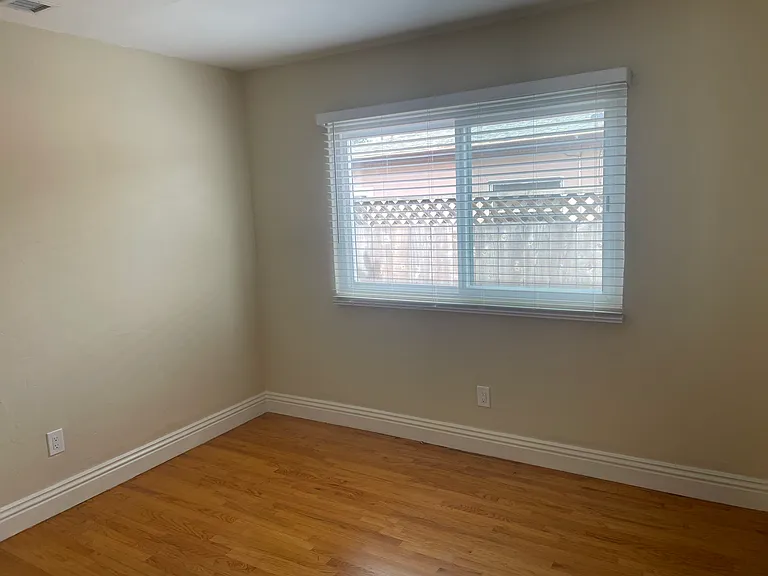 4267 Whittier St — Photo 8