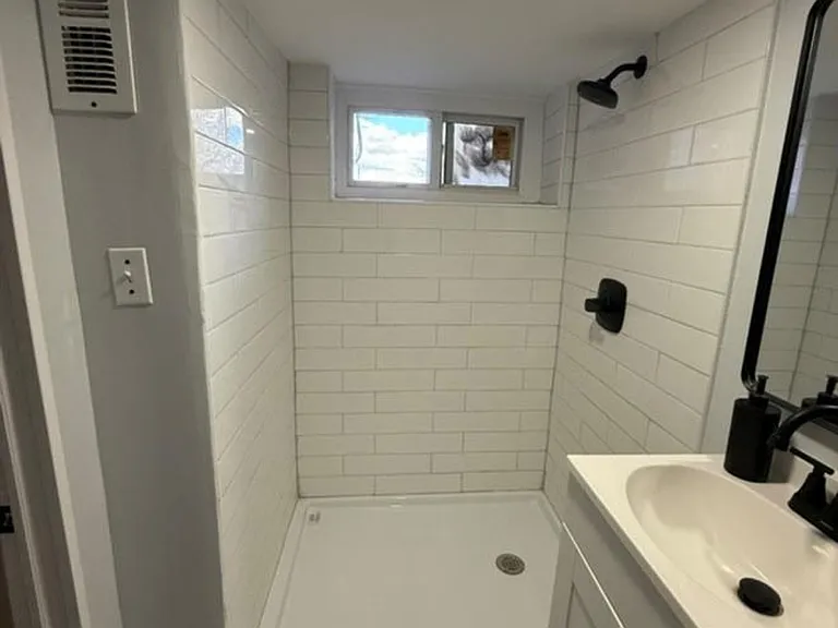 2855 Mayfield Ave — Photo 5