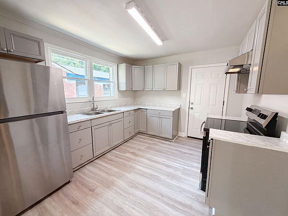 4th image of 2257 Chappelle St
