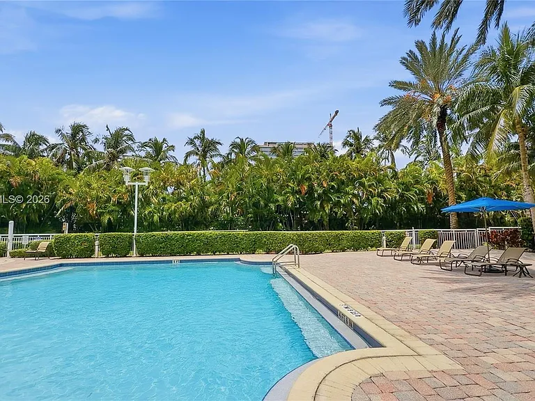 1755 E Hallandale Beach Blvd #2303E — Photo 23