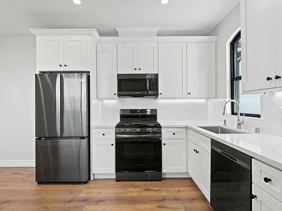 4th image of 216 N Orchard Dr #201