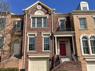 8023 Tanworth Ct, Springfield, VA 22152