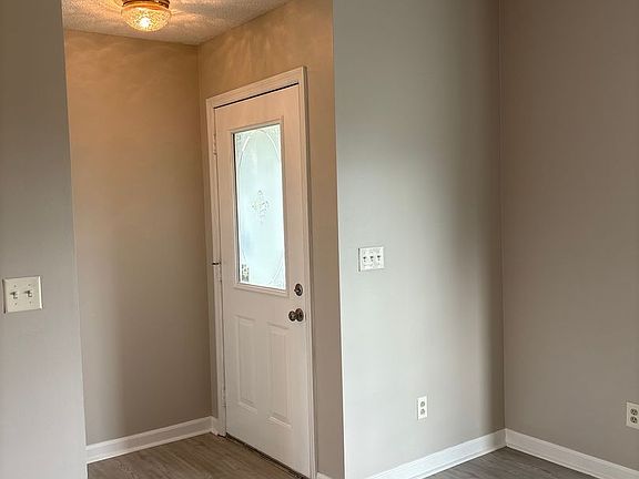 3rd image of 718 Doak Rd