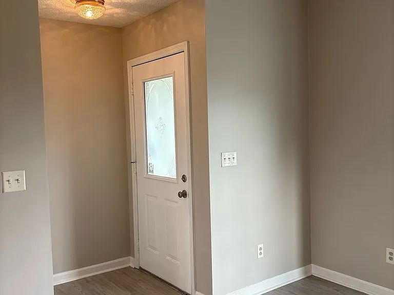 718 Doak Rd — Photo 3