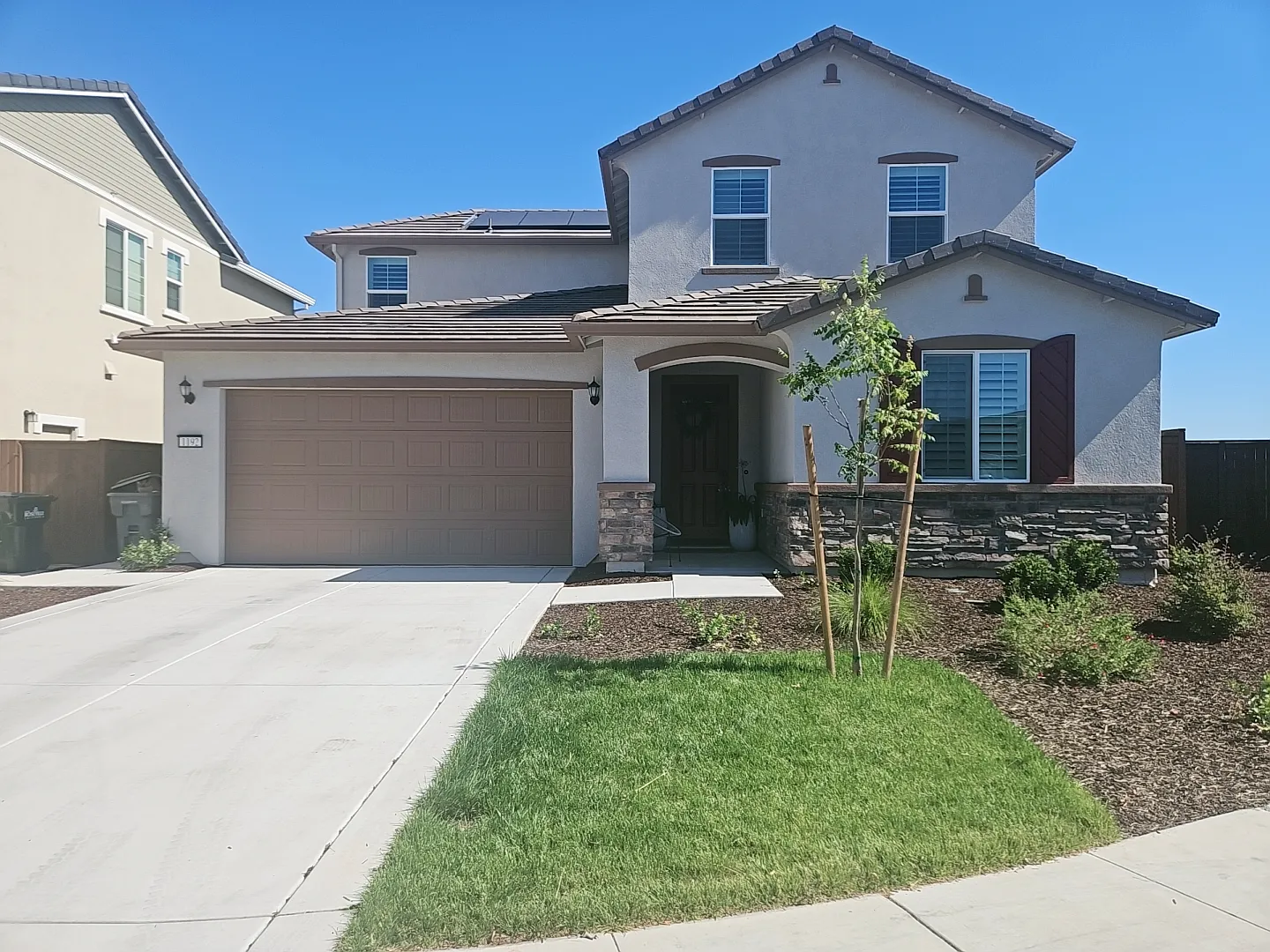 4 bed, 2309 sqft, $3,400 — Photo 1