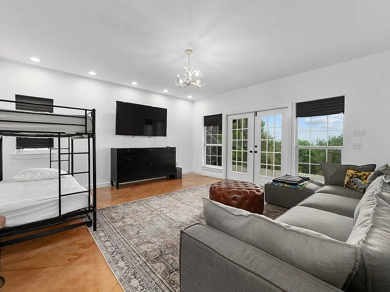 5224 McCormick Mountain Dr — Photo 43