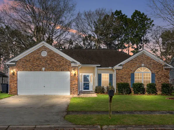 7812 High Maple Cir, North Charleston, SC 29418