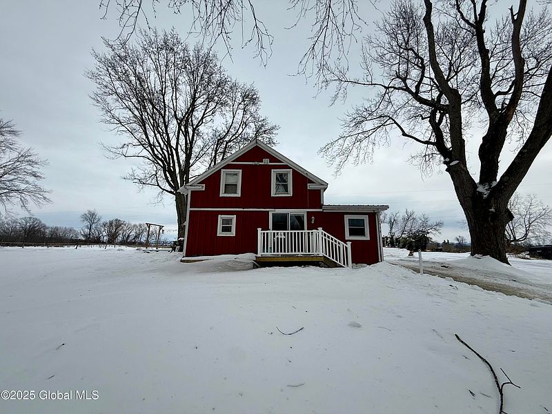 3rd image of 1558 Towpath Road
