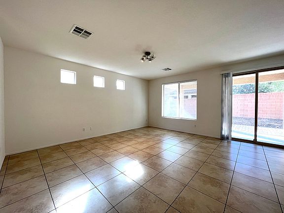 3rd image of 4937 Lavaliere Ave