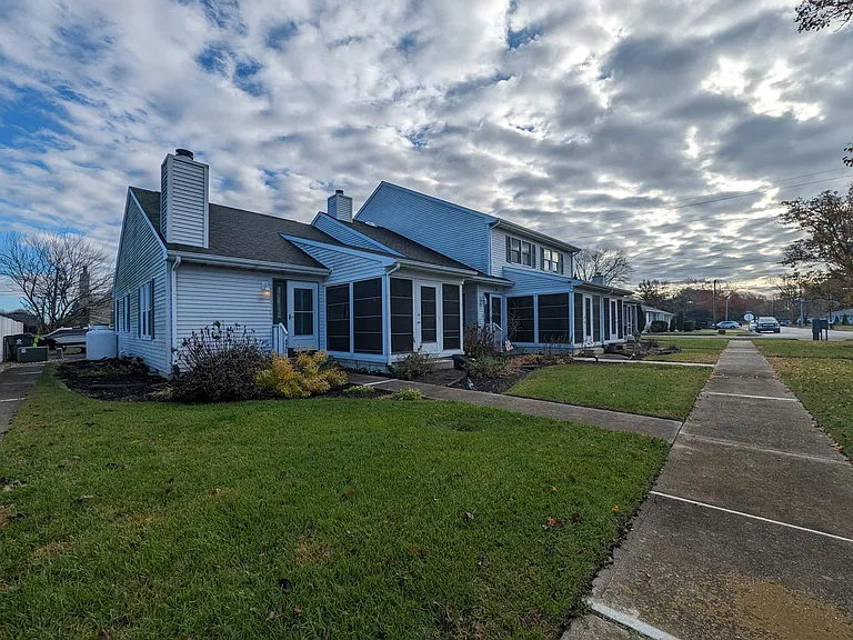 406 Franklin St — Photo 1