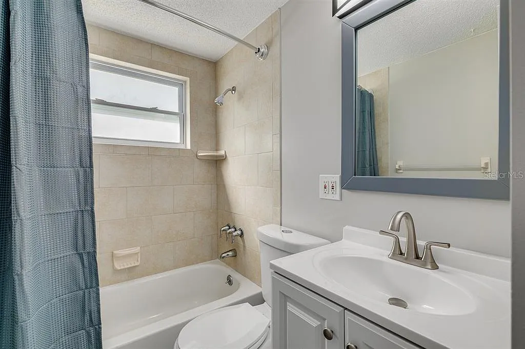 2 bed, 1.0 bath, 650 sqft, $1,600 — Photo 3