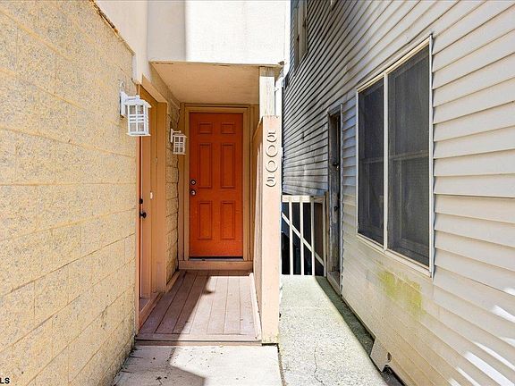 5th image of 5005 Winchester Ave #1