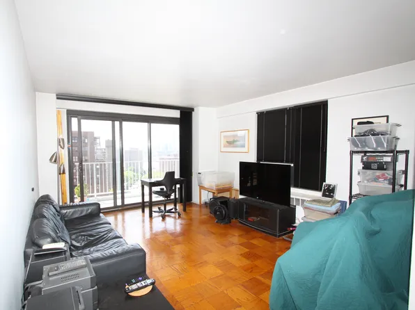 417 Grand Street image 7 of 15