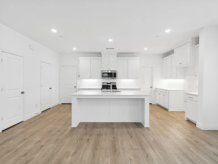 2845 Maidenhair Ln — Photo 2