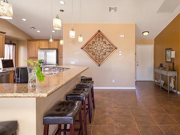 3rd image of 7441 S Vista Del Arroyo