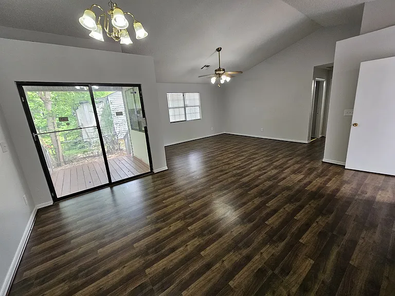 2908 N Fonshill Ave — Photo 4