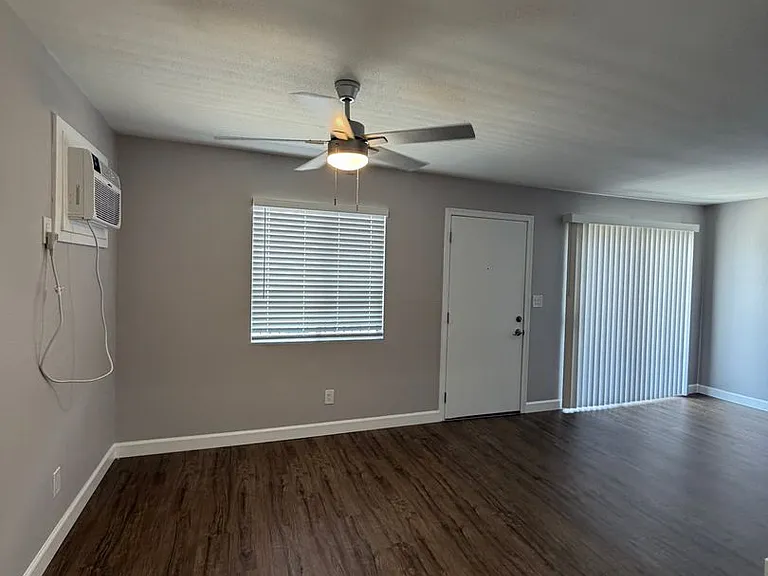 5916 Burnham Ave — Photo 10