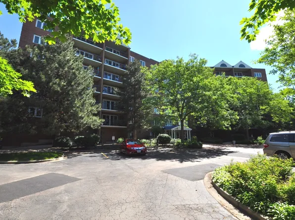 6701 N Milwaukee Ave APT 402, Niles, IL 60714