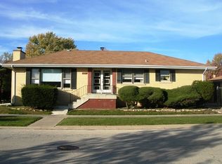 5099 Wick Dr, Oak Lawn, IL 60453