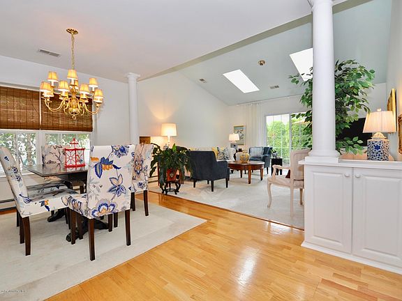 4th image of 138 Morning Glory Ln