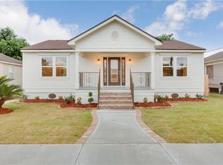5713 Cameron Blvd, New Orleans, LA 70122